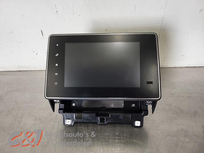 Gebruikte Display Interieur Renault Trafic (1FL/2FL/3FL/4FL) 2.0 dCi 16V 150 Prijs € 787,50 Margeregeling aangeboden door C&J Bedrijfsauto's & Onderdelen