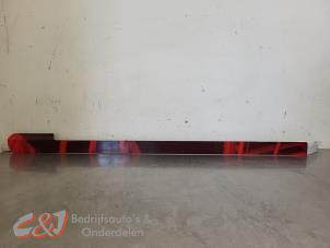 Gebruikte Schuifdeurrail links Renault Trafic (1FL/2FL/3FL/4FL) 2.0 dCi 16V 150 Prijs € 42,00 Margeregeling aangeboden door C&J Bedrijfsauto's & Onderdelen