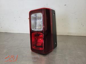 Gebruikte Mistachterlicht Renault Trafic (1FL/2FL/3FL/4FL) 2.0 dCi 16V 150 Prijs € 26,25 Margeregeling aangeboden door C&J Bedrijfsauto's & Onderdelen