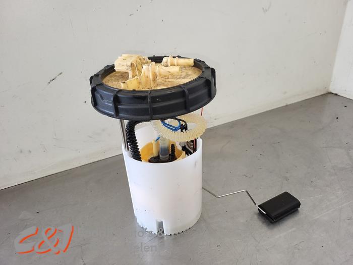 Gebruikte Tank element Pomp Renault Trafic (1FL/2FL/3FL/4FL) 2.0 dCi 16V 150 Prijs € 36,75 Margeregeling aangeboden door C&J Bedrijfsauto's & Onderdelen