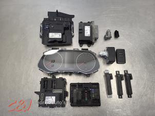 Gebruikte Contactslot + computer Renault Trafic (1FL/2FL/3FL/4FL) 2.0 dCi 16V 150 Prijs € 1.206,98 Inclusief btw aangeboden door C&J Bedrijfsauto's & Onderdelen