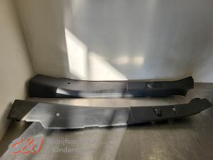 Gebruikte Middenstijl links Mercedes Sprinter 3t (910.6) 211 CDI 2.1 D FWD Prijs € 210,00 Margeregeling aangeboden door C&J Bedrijfsauto's & Onderdelen