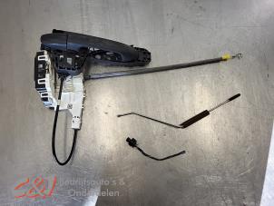 Gebruikte Slotmechaniek Portier 2Deurs rechts Mercedes Sprinter 3t (910.6) 211 CDI 2.1 D FWD Prijs € 105,00 Margeregeling aangeboden door C&J Bedrijfsauto's & Onderdelen