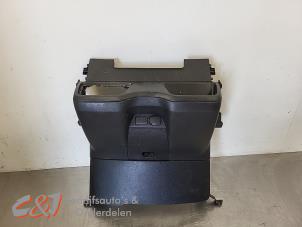 Gebruikte Middenconsoles Mercedes Sprinter 3t (910.6) 211 CDI 2.1 D FWD Prijs € 42,00 Margeregeling aangeboden door C&J Bedrijfsauto's & Onderdelen