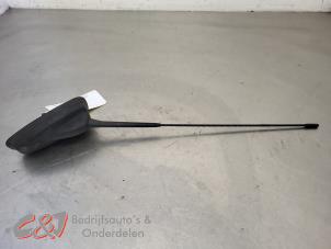 Gebruikte Antenne Mercedes Sprinter 3t (910.6) 211 CDI 2.1 D FWD Prijs € 36,75 Margeregeling aangeboden door C&J Bedrijfsauto's & Onderdelen