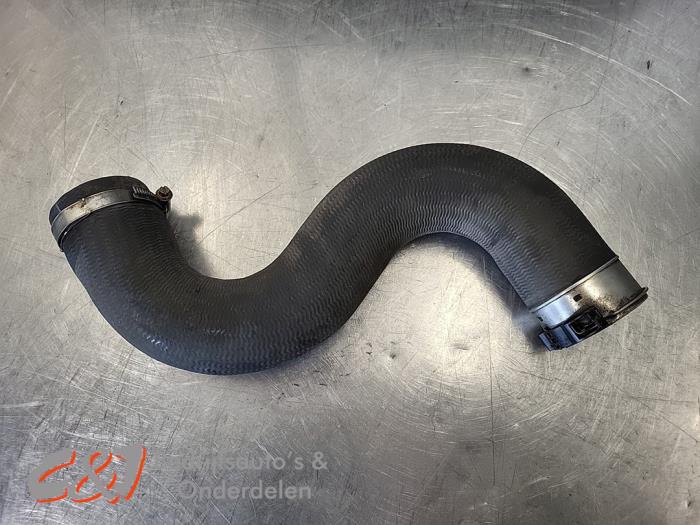 Gebruikte Intercooler Slang Volkswagen Crafter 2.0 BiTDI Prijs € 15,75 Margeregeling aangeboden door C&J Bedrijfsauto's & Onderdelen