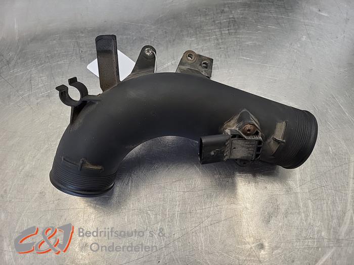 Gebruikte Intercooler Buis Volkswagen Crafter 2.0 BiTDI Prijs € 15,75 Margeregeling aangeboden door C&J Bedrijfsauto's & Onderdelen