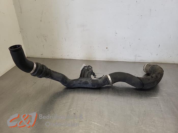 Gebruikte Intercooler Buis Ford Transit Custom 2.0 TDCi 16V Eco Blue 170 Prijs € 21,00 Margeregeling aangeboden door C&J Bedrijfsauto's & Onderdelen