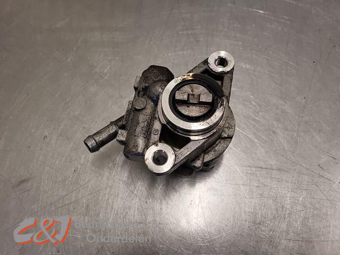 Gebruikte Servopomp Peugeot Boxer (U9) 3.0 HDi 175 Euro 5 Prijs € 36,75 Margeregeling aangeboden door C&J Bedrijfsauto's & Onderdelen
