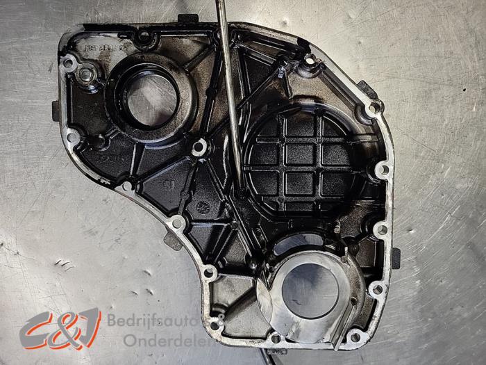 Distributiedeksel van een Peugeot Boxer (U9) 3.0 HDi 175 Euro 5 2015