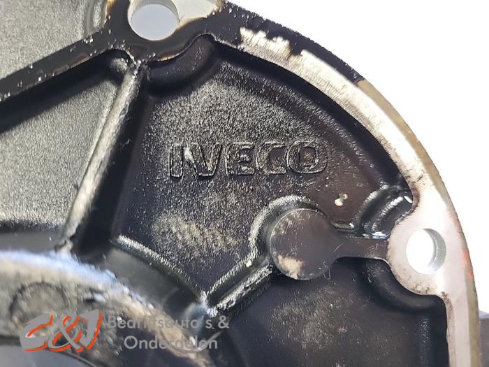 Distributiedeksel van een Peugeot Boxer (U9) 3.0 HDi 175 Euro 5 2015