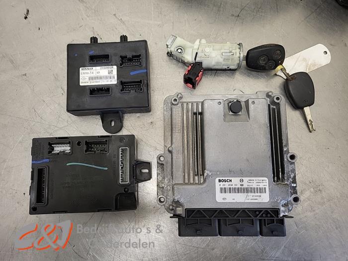 Gebruikte Kontaktslot + computer Renault Trafic Passenger (1JL/2JL/3JL/4JL) 1.6 dCi 115 Prijs € 315,00 Margeregeling aangeboden door C&J Bedrijfsauto's & Onderdelen