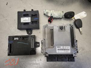 Gebruikte Kontaktslot + computer Renault Trafic Passenger (1JL/2JL/3JL/4JL) 1.6 dCi 115 Prijs € 420,00 Margeregeling aangeboden door C&J Bedrijfsauto's & Onderdelen