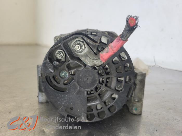 Dynamo van een Fiat Doblo Cargo (263) 1.3 MJ 16V DPF Euro 5 2014