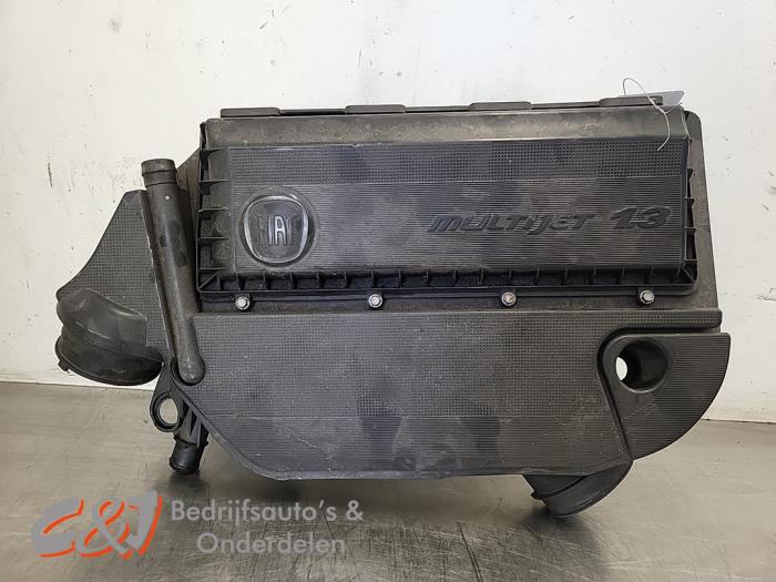 Gebruikte Luchtfilterhuis Fiat Doblo Cargo (263) 1.3 MJ 16V DPF Euro 5 Prijs € 21,00 Margeregeling aangeboden door C&J Bedrijfsauto's & Onderdelen