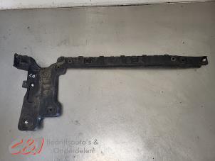 Gebruikte Bumpersteun links-achter Ford Transit 2.2 TDCi 16V Prijs € 31,50 Margeregeling aangeboden door C&J Bedrijfsauto's & Onderdelen