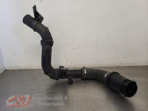 Gebruikte Intercooler Buis Opel Vivaro 1.6 CDTI BiTurbo 120 Prijs € 63,00 Margeregeling aangeboden door C&J Bedrijfsauto's & Onderdelen