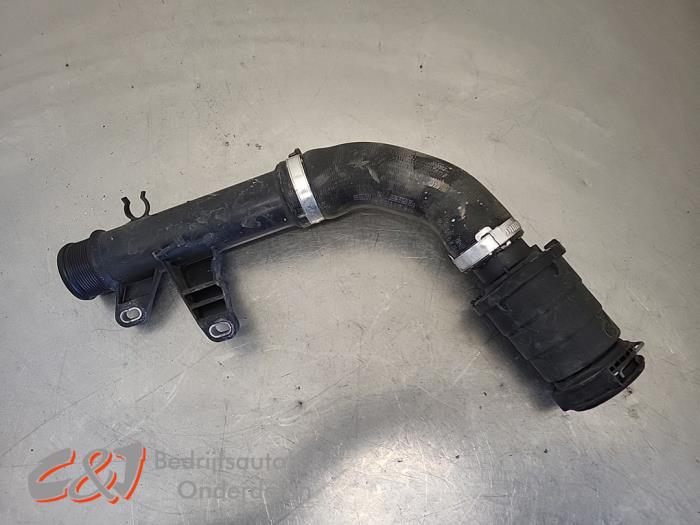 Gebruikte Intercooler Buis Mercedes Vito (447.6) 1.6 111 CDI 16V Prijs € 42,00 Margeregeling aangeboden door C&J Bedrijfsauto's & Onderdelen