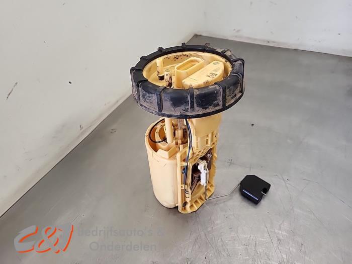 Gebruikte Tank element Pomp Volkswagen Transporter T5 2.0 TDI DRF Prijs € 31,50 Margeregeling aangeboden door C&J Bedrijfsauto's & Onderdelen