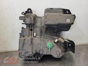 Gebruikte Adblue tank Citroen Jumpy 1.5 Blue HDi 100 Prijs € 157,50 Margeregeling aangeboden door C&J Bedrijfsauto's & Onderdelen