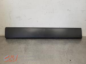 Gebruikte Sierlijst Opel Vivaro 1.6 CDTi BiTurbo 125 Prijs € 47,25 Margeregeling aangeboden door C&J Bedrijfsauto's & Onderdelen