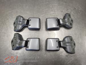 Gebruikte Scharnierset Fiat Scudo 1.5 Multijet 120 Prijs € 157,50 Margeregeling aangeboden door C&J Bedrijfsauto's & Onderdelen