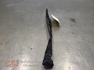 Gebruikte Ruitenwisserarm achter Ford Transit 2.2 TDCi 16V Prijs € 10,50 Margeregeling aangeboden door C&J Bedrijfsauto's & Onderdelen