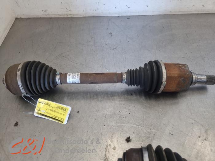 Gebruikte Steekas links-voor Mercedes Sprinter 3,5t (907.6/910.6) 311 CDI 2.1 D FWD Prijs € 210,00 Margeregeling aangeboden door C&J Bedrijfsauto's & Onderdelen