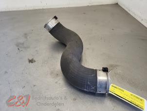 Gebruikte Intercooler Slang Mercedes Sprinter 3,5t (907.6/910.6) 311 CDI 2.1 D FWD Prijs € 47,25 Margeregeling aangeboden door C&J Bedrijfsauto's & Onderdelen