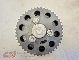 Gebruikte Nokkenas Tandwiel Volkswagen Caddy III (2KA,2KH,2CA,2CH) 1.6 TDI 16V Prijs € 36,75 Margeregeling aangeboden door C&J Bedrijfsauto's & Onderdelen