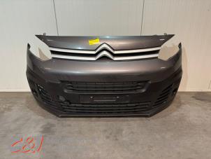 Gebruikte Voorbumper Citroen Jumpy 1.6 Blue HDi 115 Prijs € 525,00 Margeregeling aangeboden door C&J Bedrijfsauto's & Onderdelen