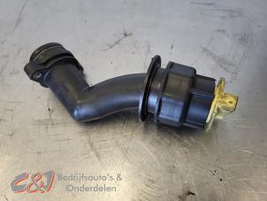 Gebruikte Olie vulpijp Iveco New Daily VI 33S16, 35C16, 35S16 Prijs € 21,00 Margeregeling aangeboden door C&J Bedrijfsauto's & Onderdelen