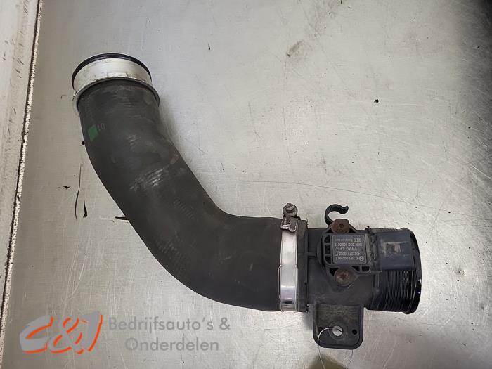 Gebruikte Intercooler Buis Volkswagen Transporter T5 2.0 TDI DRF Prijs € 15,75 Margeregeling aangeboden door C&J Bedrijfsauto's & Onderdelen