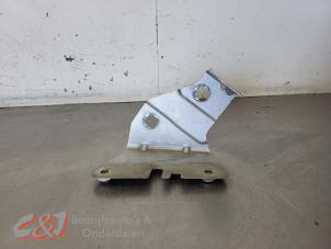 Gebruikte Frontdeel steun Opel Vivaro 1.6 CDTi BiTurbo 125 Prijs € 15,75 Margeregeling aangeboden door C&J Bedrijfsauto's & Onderdelen