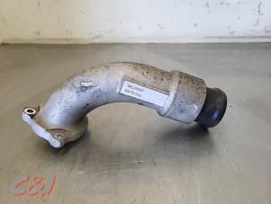 Gebruikte Intercooler Buis Opel Vivaro 1.6 CDTI BiTurbo 140 Prijs € 52,50 Margeregeling aangeboden door C&J Bedrijfsauto's & Onderdelen