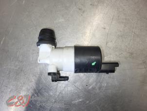 Gebruikte Ruitensproeierpomp voor Citroen Berlingo 1.5 BlueHDi 75 Prijs € 21,00 Margeregeling aangeboden door C&J Bedrijfsauto's & Onderdelen