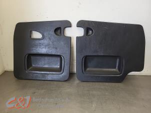 Gebruikte Bekleding achterdeur Renault Trafic (1FL/2FL/3FL/4FL) 1.6 dCi 120 Twin Turbo Prijs € 52,50 Margeregeling aangeboden door C&J Bedrijfsauto's & Onderdelen