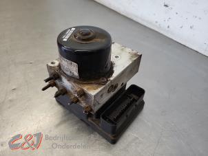 Gebruikte ABS Pomp Volkswagen Transporter T5 1.9 TDi Prijs € 194,25 Margeregeling aangeboden door C&J Bedrijfsauto's & Onderdelen