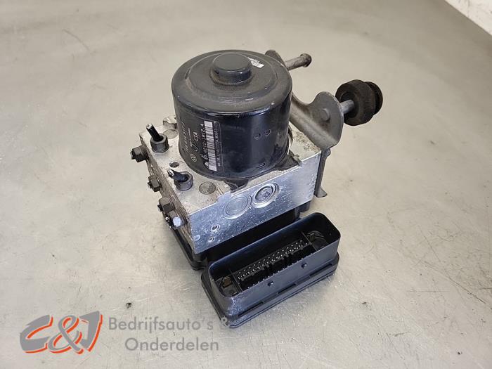 Gebruikte ABS Pomp Volkswagen Transporter T5 2.0 TDI DRF Prijs € 75,60 Margeregeling aangeboden door C&J Bedrijfsauto's & Onderdelen