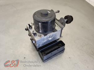 Gebruikte ABS Pomp Volkswagen Transporter T5 2.0 TDI DRF Prijs € 157,50 Margeregeling aangeboden door C&J Bedrijfsauto's & Onderdelen