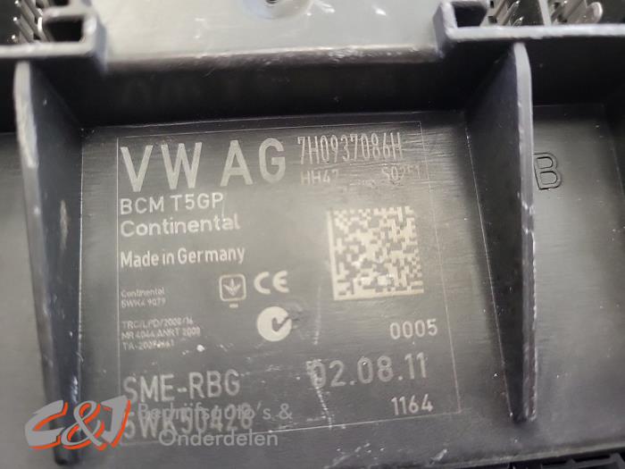 Computer Body Control van een Volkswagen Transporter T5 2.0 TDI DRF 2011