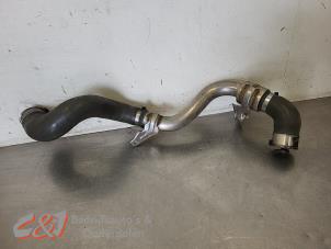 Gebruikte Intercooler Buis Opel Vivaro 1.6 CDTi BiTurbo 125 Prijs € 52,50 Margeregeling aangeboden door C&J Bedrijfsauto's & Onderdelen