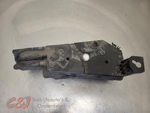 Gebruikte Additatief tank Opel Combo Cargo 1.6 CDTI 75 Prijs € 210,00 Margeregeling aangeboden door C&J Bedrijfsauto's & Onderdelen