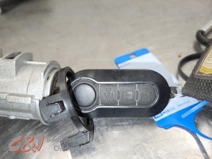 Kontaktslot + computer van een Citroën Jumper (U9) 2.2 Blue HDi 140 2023