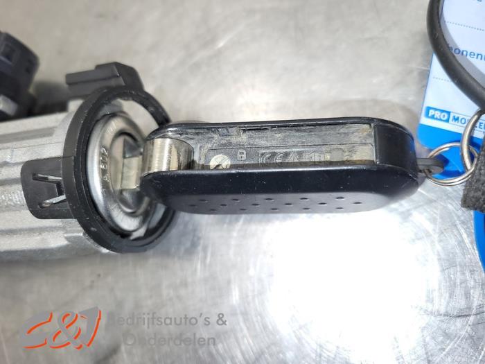 Kontaktslot + computer van een Citroën Jumper (U9) 2.2 Blue HDi 140 2023