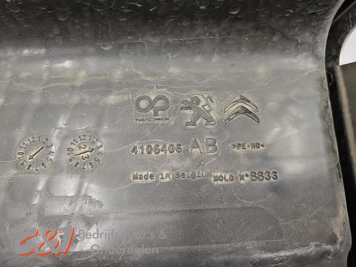 Adblue tank van een Citroën Jumper (U9) 2.2 Blue HDi 140 2023