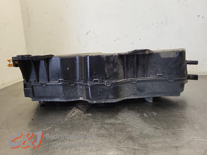 Adblue tank van een Citroën Jumper (U9) 2.2 Blue HDi 140 2023