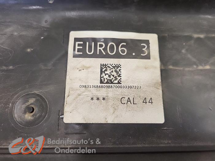 Adblue tank van een Citroën Jumper (U9) 2.2 Blue HDi 140 2023