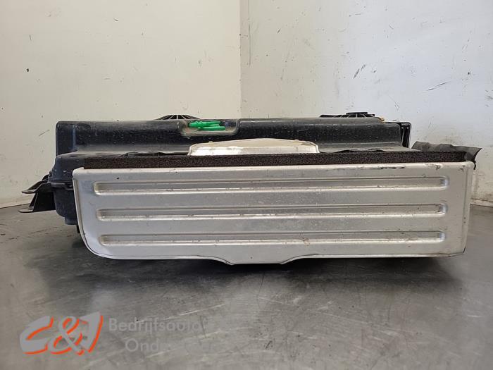 Adblue tank van een Citroën Jumper (U9) 2.2 Blue HDi 140 2023