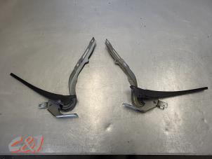 Gebruikte Scharnierset Citroen Jumpy 2.0 Blue HDI 120 Prijs € 31,50 Margeregeling aangeboden door C&J Bedrijfsauto's & Onderdelen